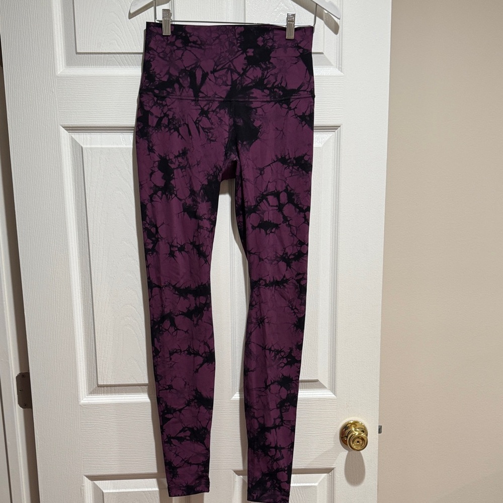 lululemon athletica Woman Purple & Black Tie-Dye Track Pants Size 8
